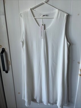 White Sleeveless V-Neck Dress